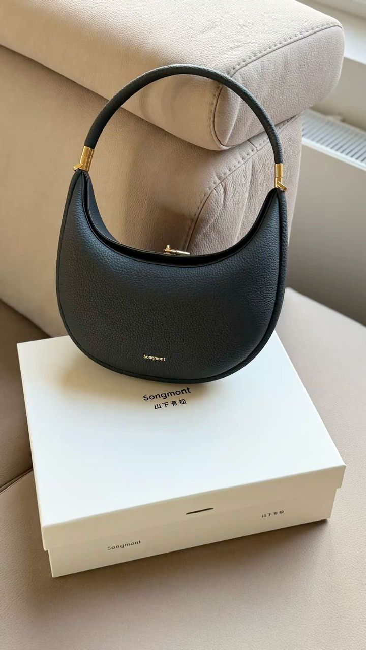 Black Songmont Luna Bag