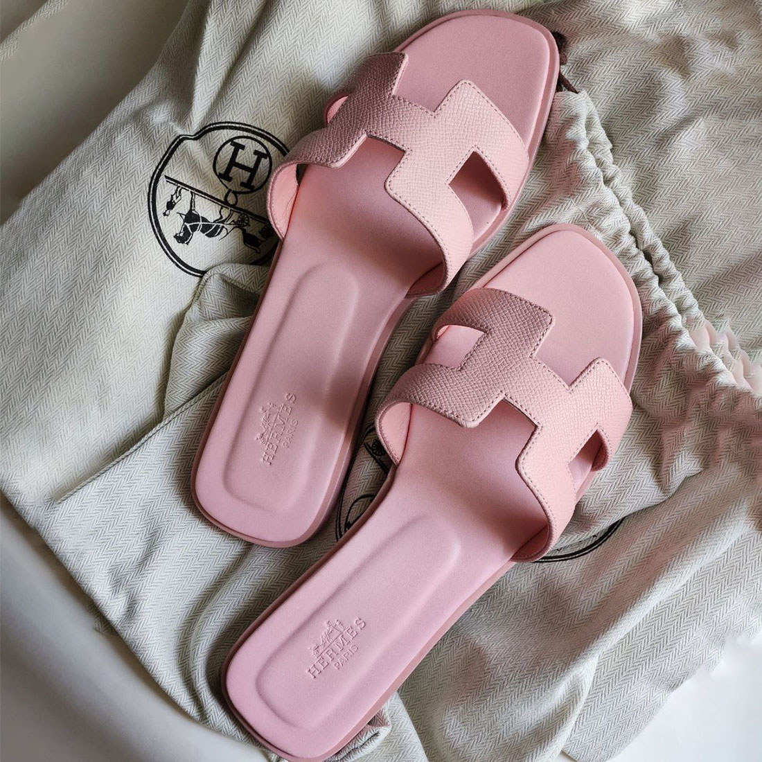 Hermès Oran Flats