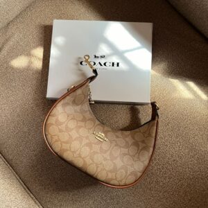 Coach Kleo Hobo – Warm Brown, Effortlessly Classic