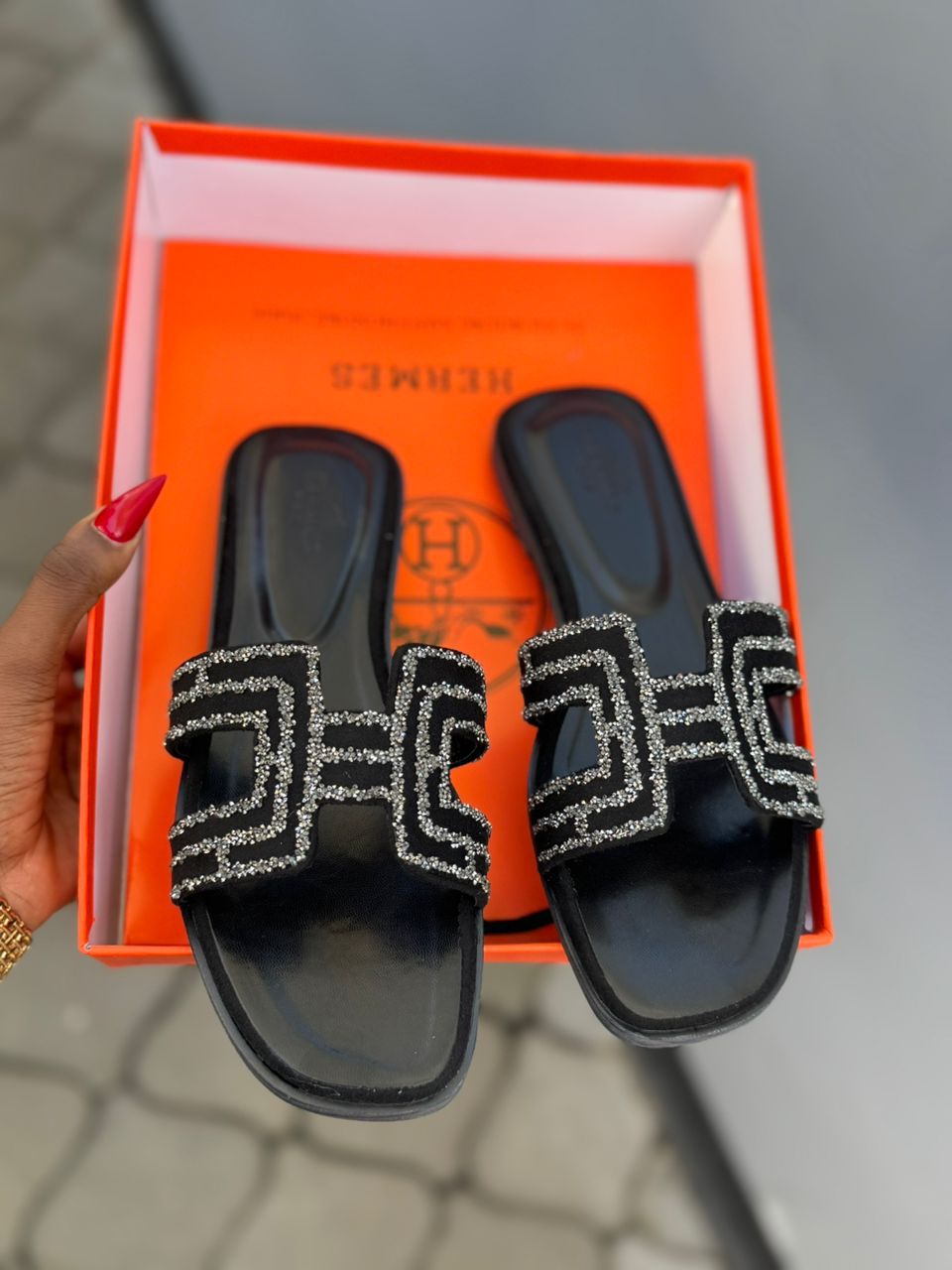 Hermès Oran Sandals – Black