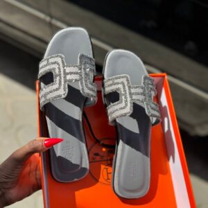 Hermès Oran Sandals – Grey