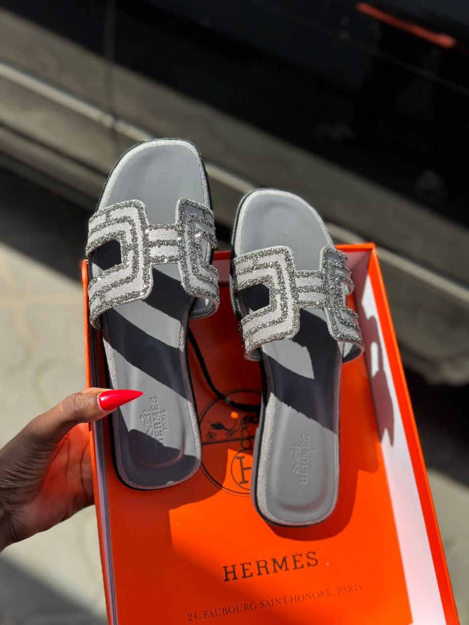 Hermès Oran Sandals – Grey